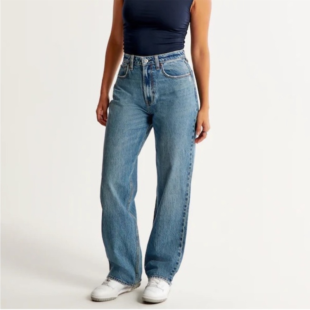 A&F CURVE LOVE HIGH RISE LOOSE JEAN